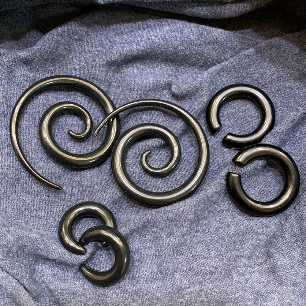 Size 2 “Hoops” in Acrylic and Onxy